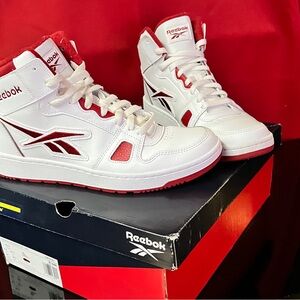 Reebok red/White Resonator Mid (unisex)